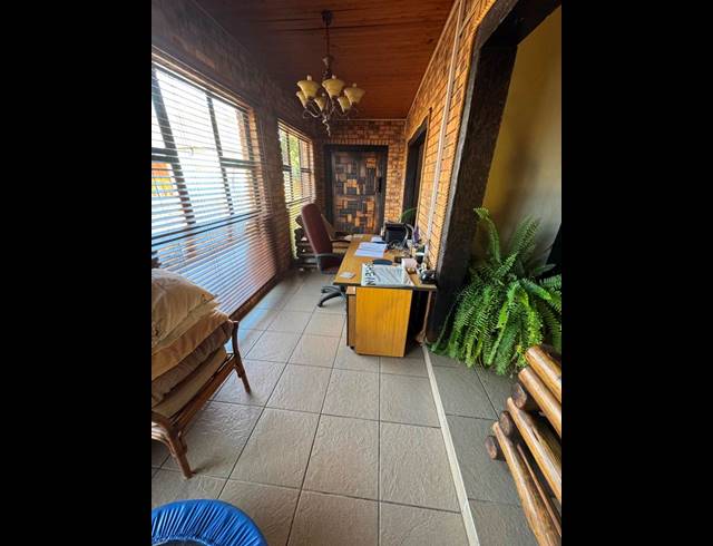 5 BEDROOM HOUSE FOR SALE IN REYNO RIDGE